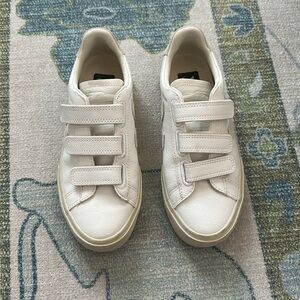 VEJA RECIFE SNEAKERS